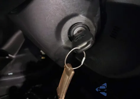 2019 Toyota Corolla Le from USA, damaged, VIN 5YFBURHE8KP936782